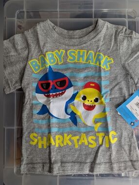 4 for 25🔥 NWT Baby Shark Tshirt (18M)